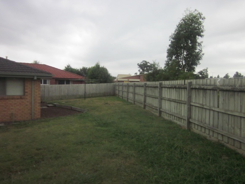 9 Raneen Place, Berwick VIC 3806