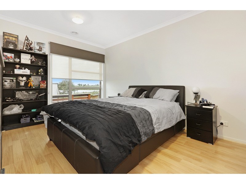 15 Maeve Circuit, Cranbourne East VIC 3977