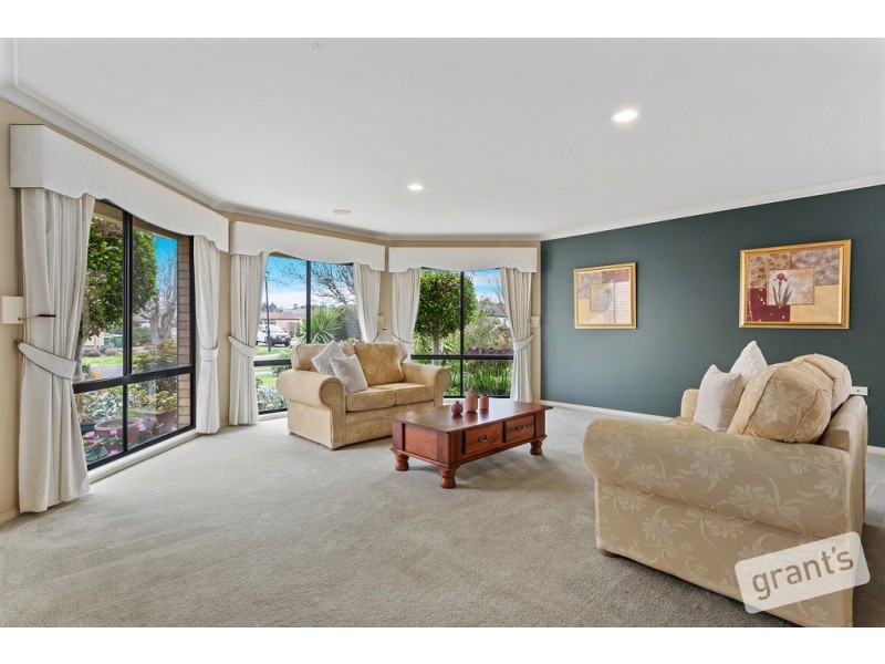 16 Castle Court, Beaconsfield VIC 3807