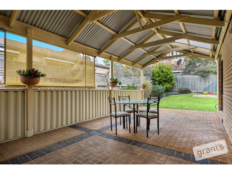16 Castle Court, Beaconsfield VIC 3807