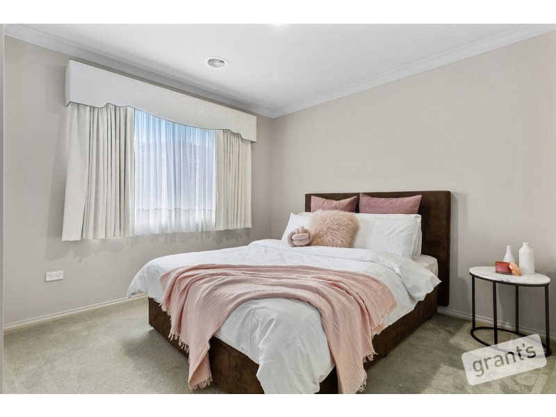 16 Castle Court, Beaconsfield VIC 3807
