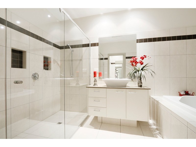 94 Fairholme Boulevard, Berwick VIC 3806