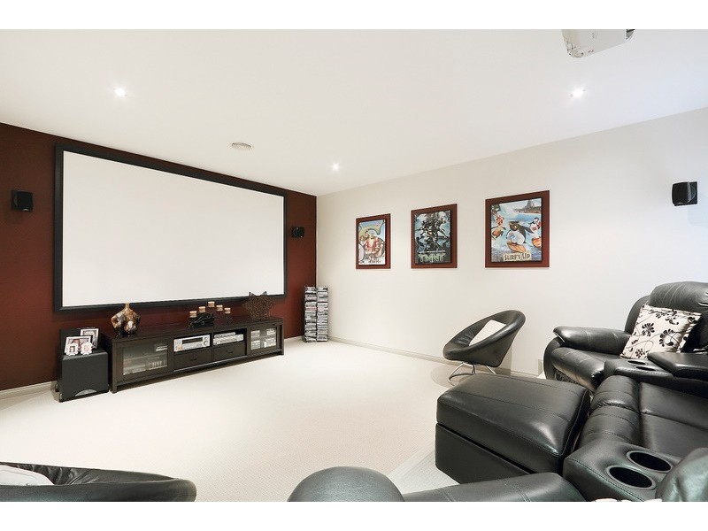 94 Fairholme Boulevard, Berwick VIC 3806