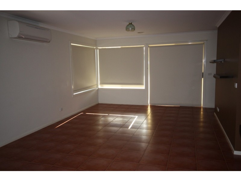 21 Osmington Circle, Narre Warren South VIC 3805