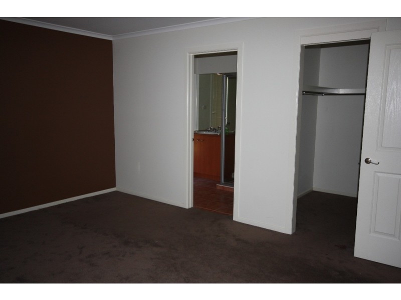 21 Osmington Circle, Narre Warren South VIC 3805