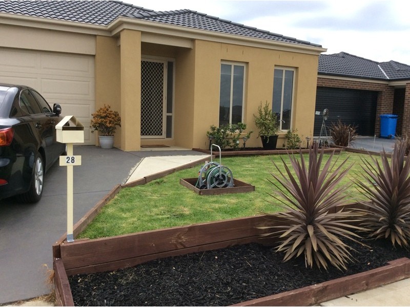 28 Hayton Park Boulevard, Cranbourne West VIC 3977