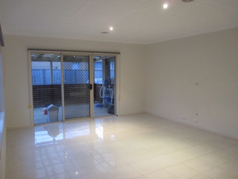 28 Hayton Park Boulevard, Cranbourne West VIC 3977