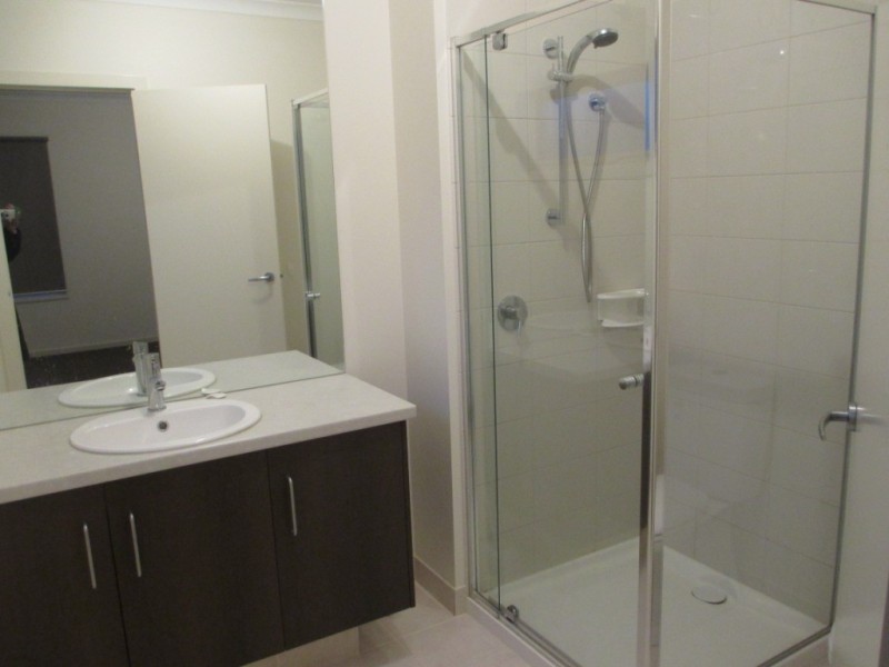 28 Hayton Park Boulevard, Cranbourne West VIC 3977