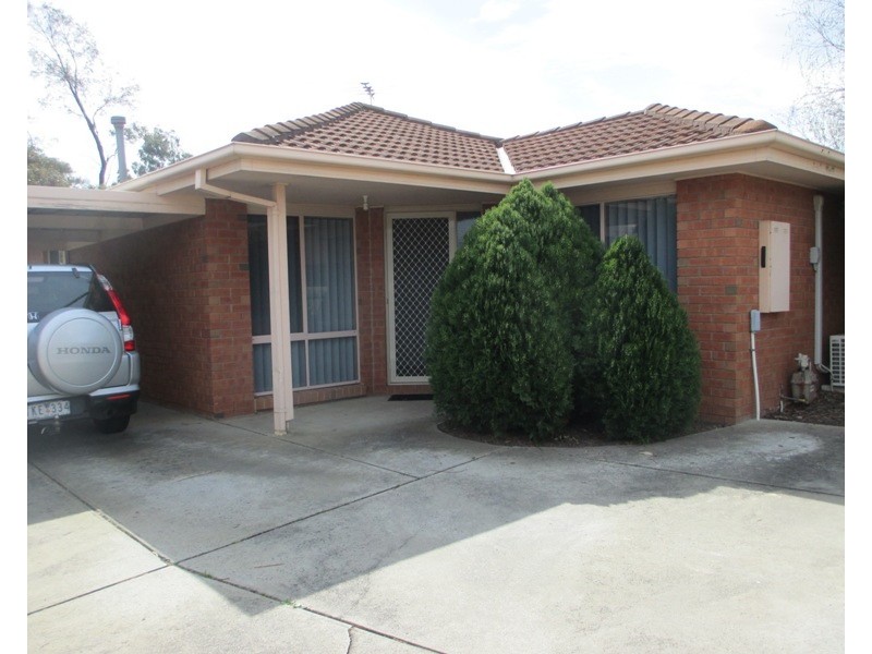 18 Insignia Crescent, Berwick VIC 3806