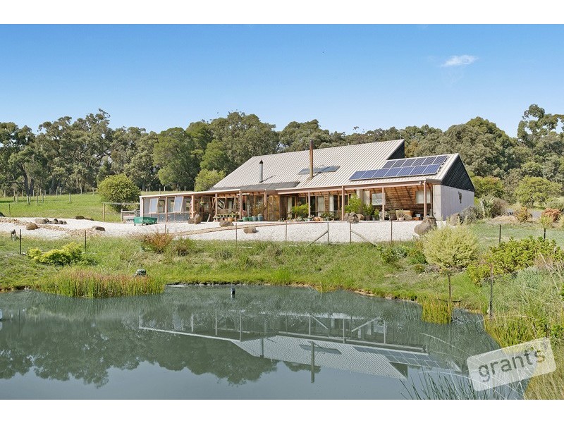 1 Muddy Creek Road, Narre Warren East VIC 3804