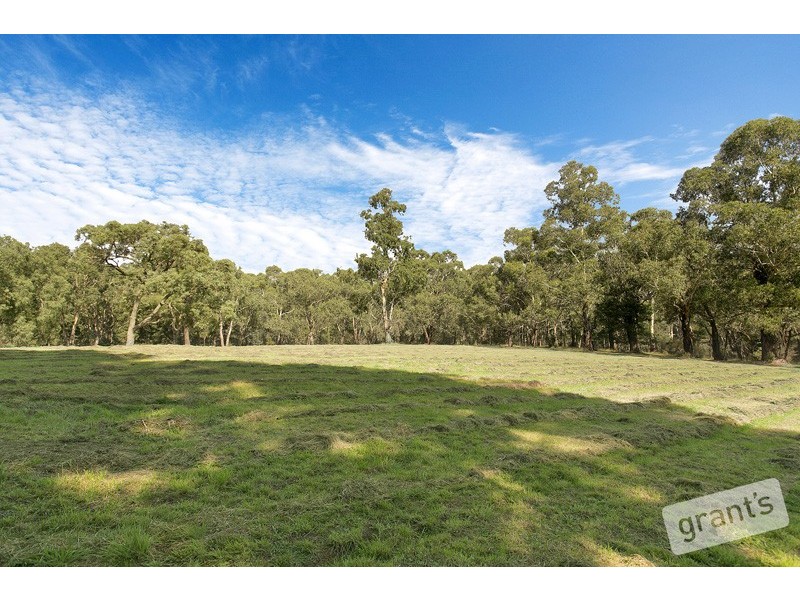 1 Muddy Creek Road, Narre Warren East VIC 3804