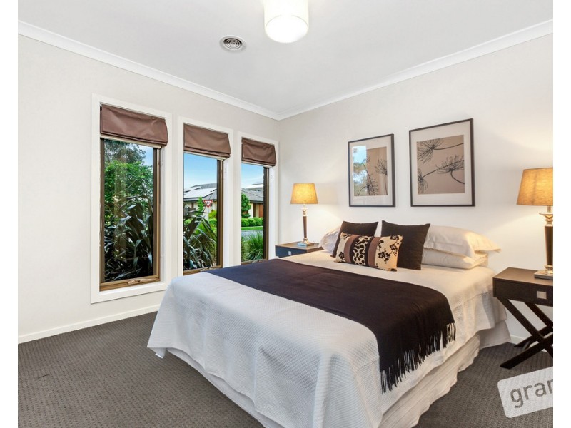 45 Chagall Parade, Clyde North VIC 3978