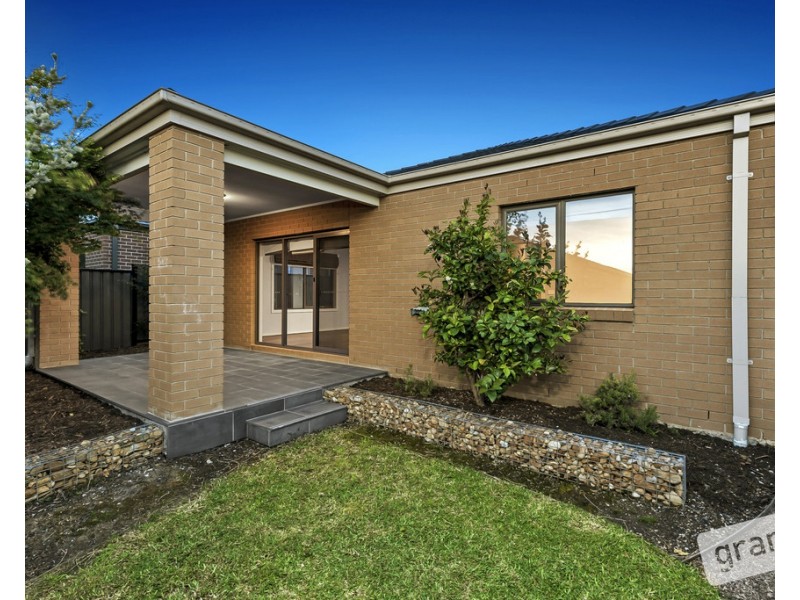 45 Chagall Parade, Clyde North VIC 3978