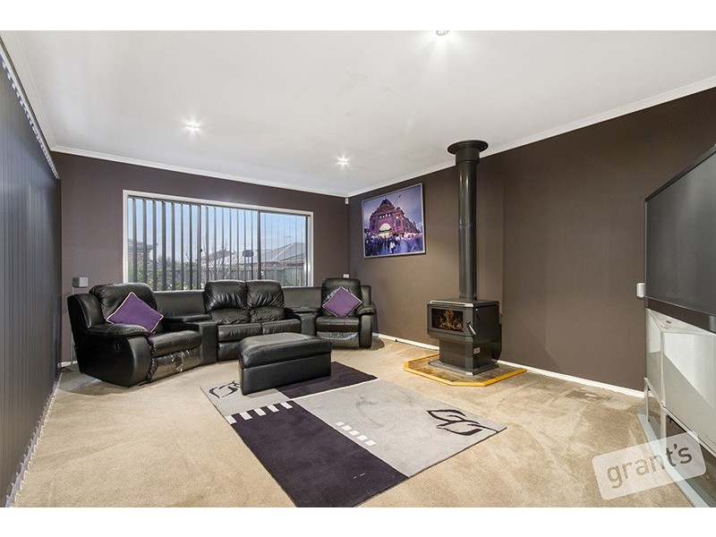 85 Skyline Way, Berwick VIC 3806