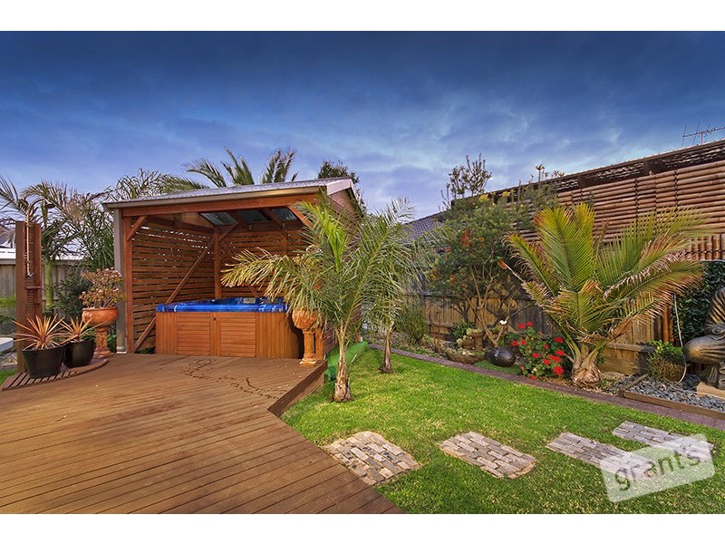 85 Skyline Way, Berwick VIC 3806