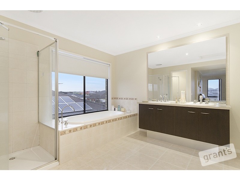 85 Skyline Way, Berwick VIC 3806