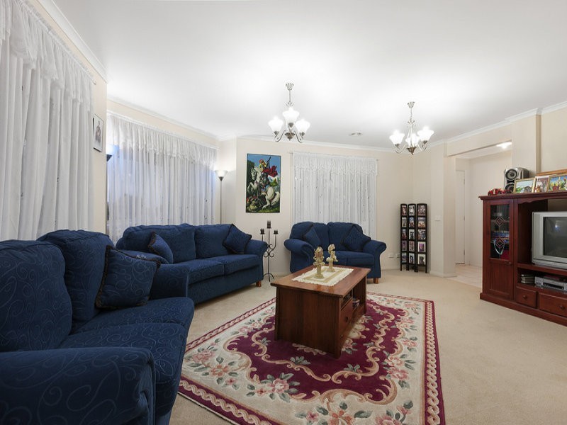 6 Terri-Ester Drive, Berwick VIC 3806