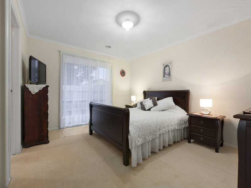 6 Terri-Ester Drive, Berwick VIC 3806