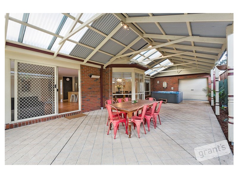 23 McCubbin Way, Berwick VIC 3806