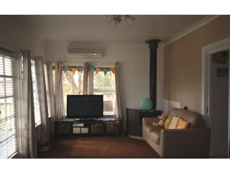 38 Charles Ave, Hallam VIC 3803