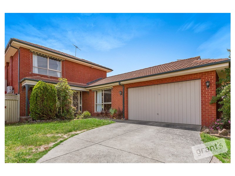 2 Heard Close, Berwick VIC 3806