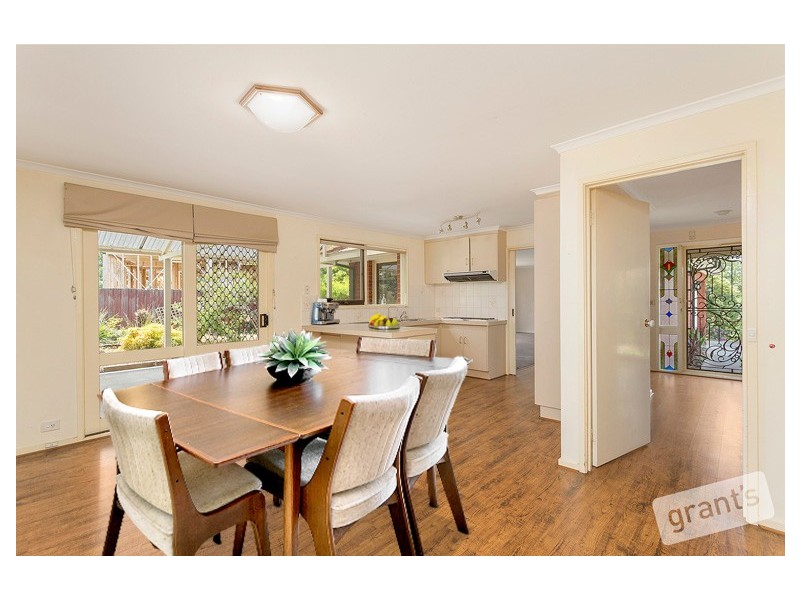 2 Heard Close, Berwick VIC 3806