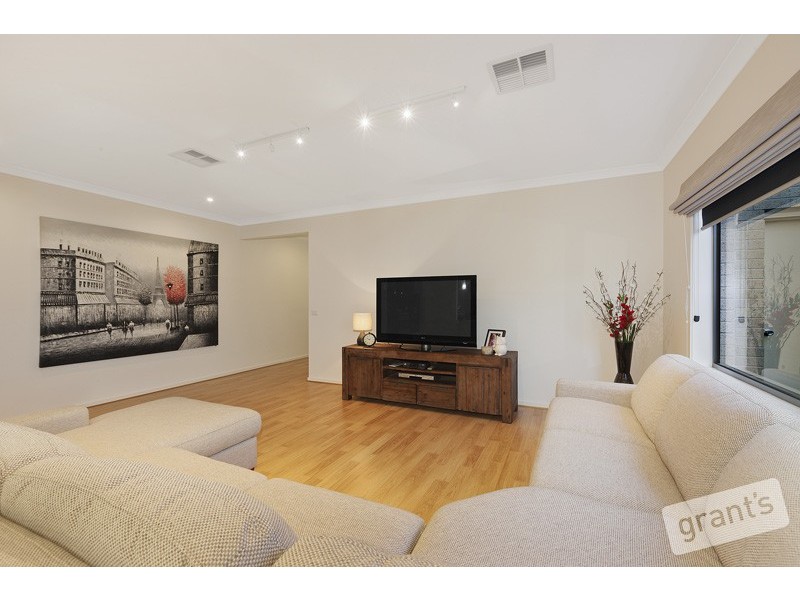 55 Brocker Street, Clyde North VIC 3978