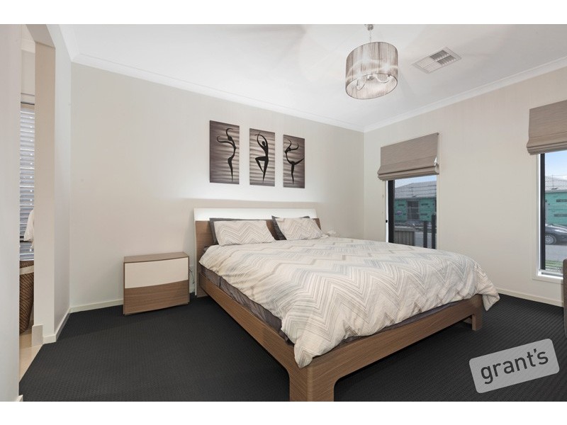 55 Brocker Street, Clyde North VIC 3978