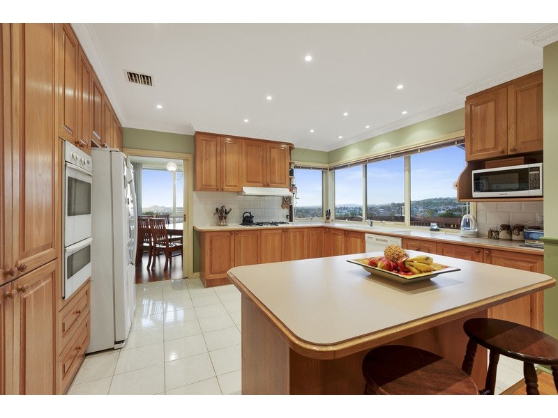 49 Lawrence Drive, Berwick VIC 3806