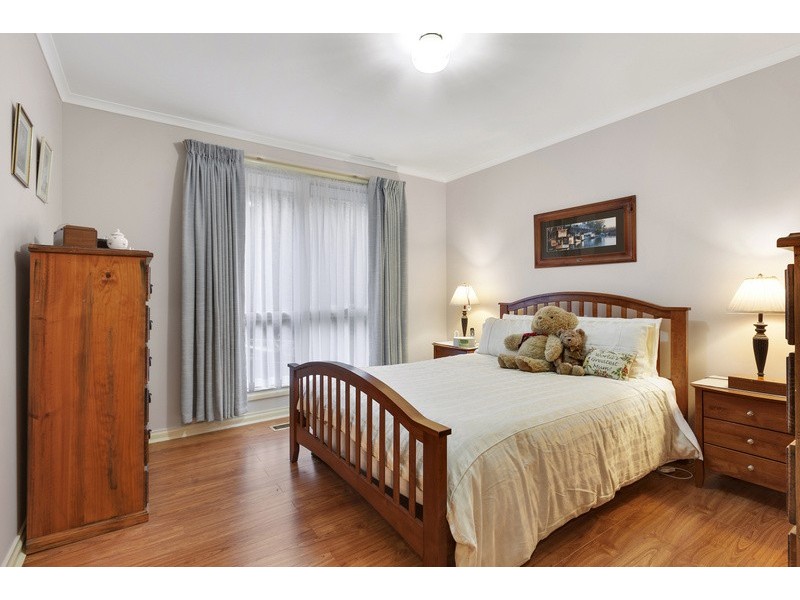 49 Lawrence Drive, Berwick VIC 3806