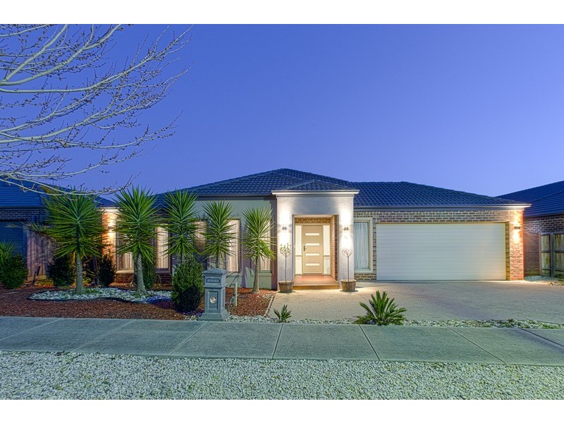 35 Saul Avenue, Berwick VIC 3806