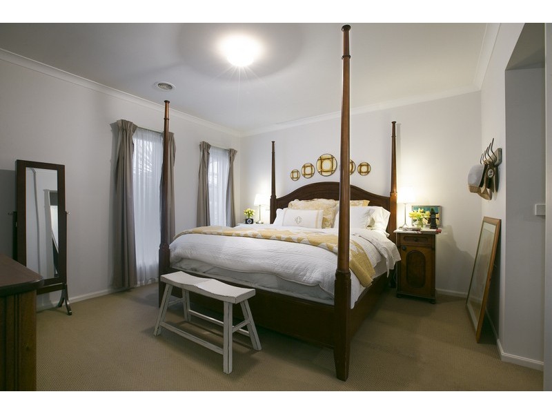 35 Saul Avenue, Berwick VIC 3806