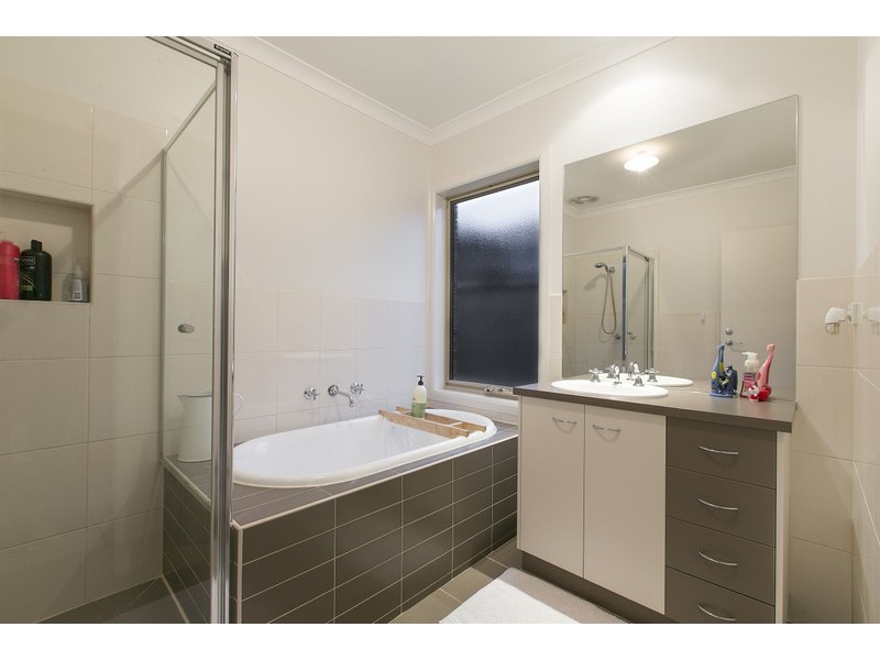 35 Saul Avenue, Berwick VIC 3806