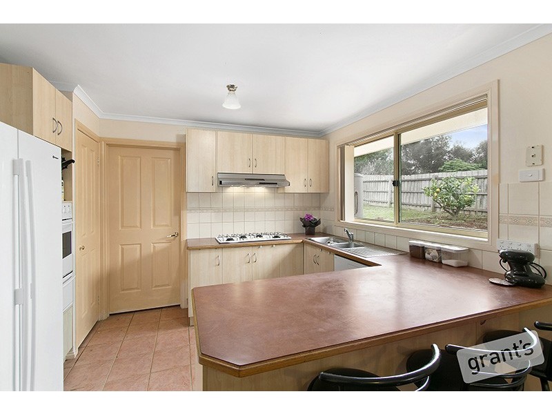 12 Sanctuary Rise, Narre Warren VIC 3805