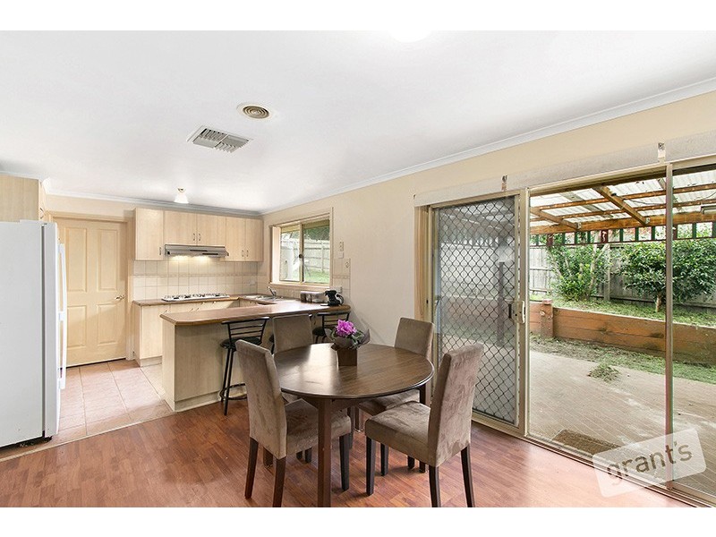 12 Sanctuary Rise, Narre Warren VIC 3805