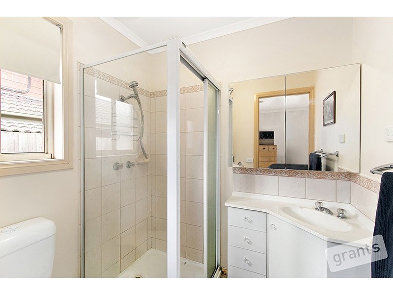 12 Sanctuary Rise, Narre Warren VIC 3805