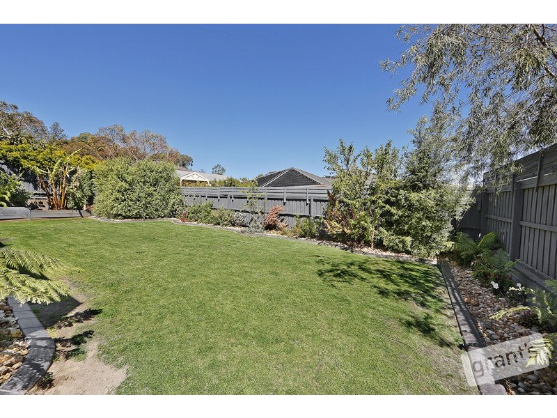 6 Fraser Daley Court, Beaconsfield VIC 3807