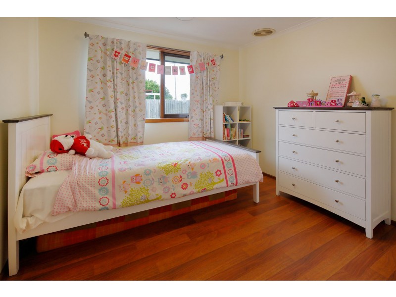 12 Heywood Crescent, Cranbourne North VIC 3977