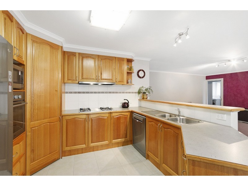 6 St Annes Crescent, Berwick VIC 3806