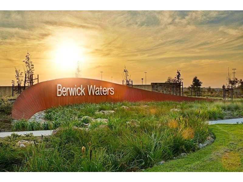 22 Serene Way, Clyde North VIC 3978