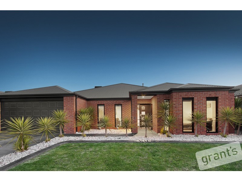 51 Thunderbolt Drive, Cranbourne East VIC 3977
