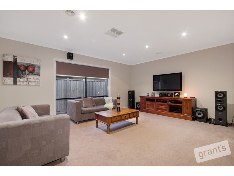 51 Thunderbolt Drive, Cranbourne East VIC 3977