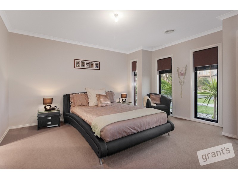 51 Thunderbolt Drive, Cranbourne East VIC 3977