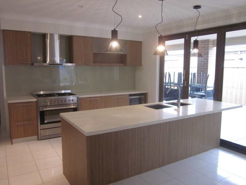 8 Celsius Drive, Cranbourne North VIC 3977