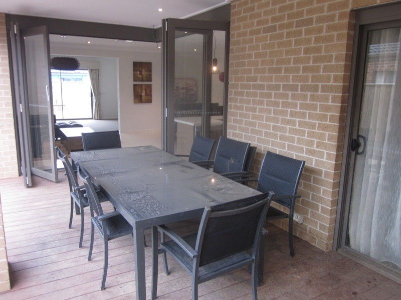 8 Celsius Drive, Cranbourne North VIC 3977