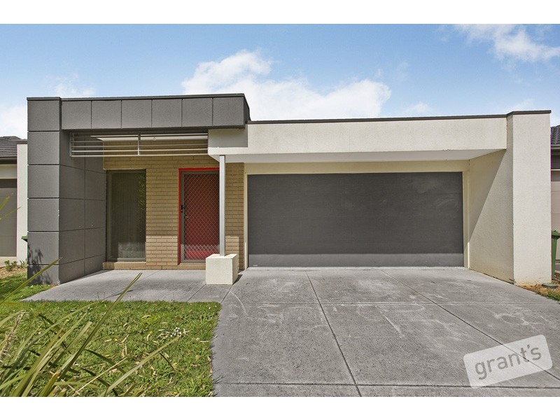 16 Glenvista Road, Pakenham VIC 3810