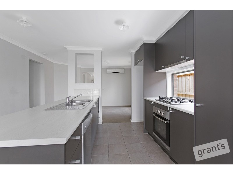 16 Glenvista Road, Pakenham VIC 3810