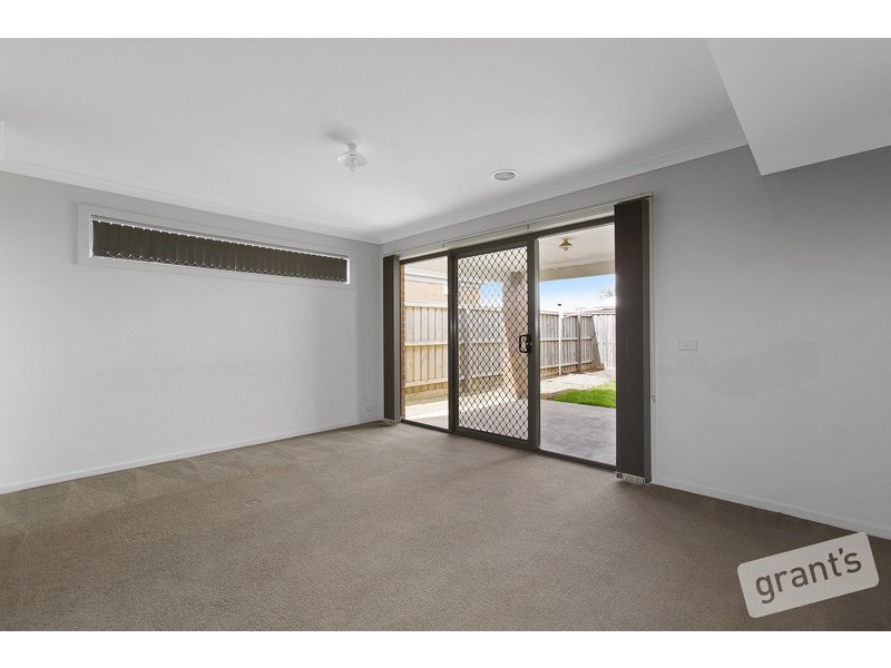 16 Glenvista Road, Pakenham VIC 3810