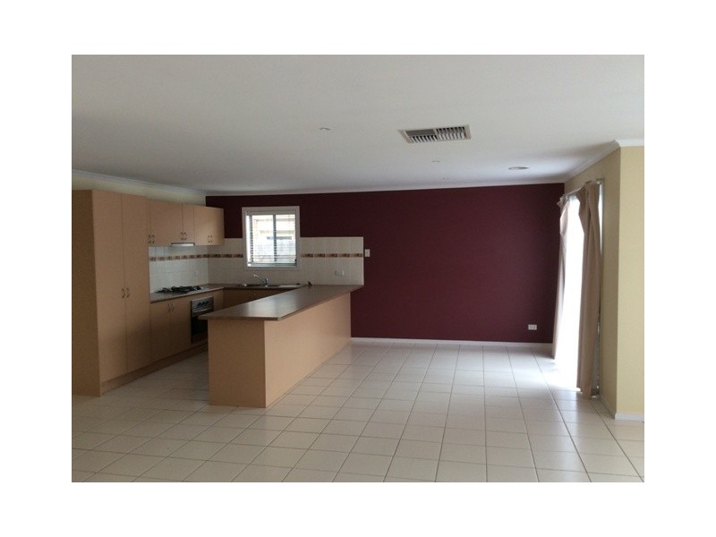 61 Golden Grove Drive, Narre Warren South VIC 3805