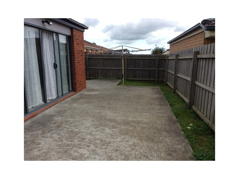 61 Golden Grove Drive, Narre Warren South VIC 3805